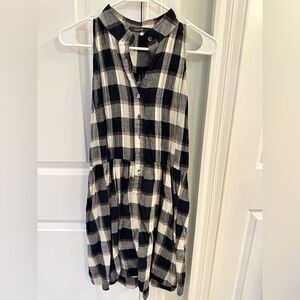 Women’s plaid THEME dress size small.